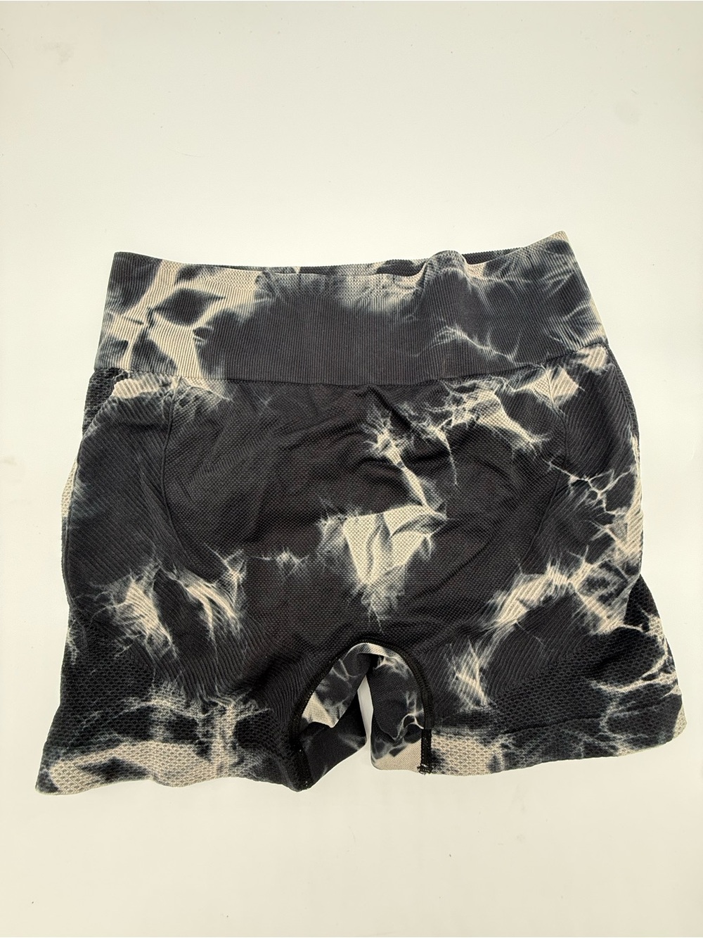 High-Waist Tie-Dye Bike Shorts - Black & Cream